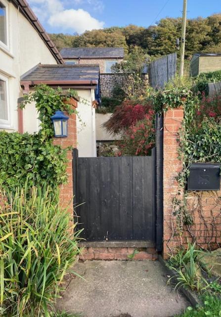 Trinity Cottage ウェルシュプール エクステリア 写真